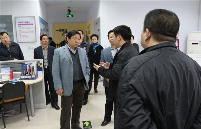 熱烈歡迎中組部人才工作局副局長李志剛一行蒞臨河南青峰視察工作